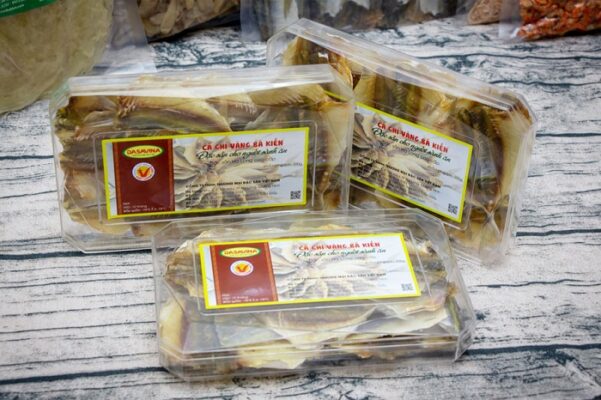 1kg cá chỉ vàng khô loại ngon khoảng 60-100 con
