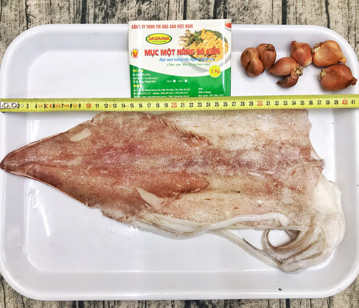 Nhận biết mực một nắng chất lượng thông qua râu và mắt mực