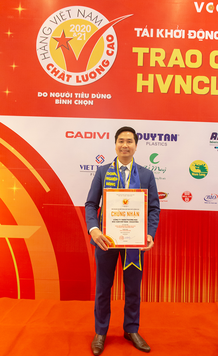 Công ty TNHH Thương mại Đặc sản Việt Nam - Dasavina - Đặc sản Bá Kiến luôn dành nhiều danh hiệu quý giá do chính tay người tiêu dùng bình chọn
