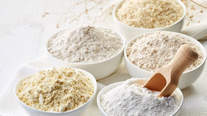 Các chị em có thể dùng nhiều loại bột làm chả cá, tuy nhiên, bột mì là thông dụng nhất