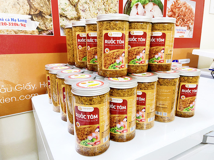 Thương hiệu DASAVINA luôn tự hào cung cấp những đặc sản hàng Việt Nam chất lượng cao, đạt quy chuẩn vệ sinh an toàn thực phẩm từ khâu khai thác, sơ chế cho đến đóng gói, vận chuyển.