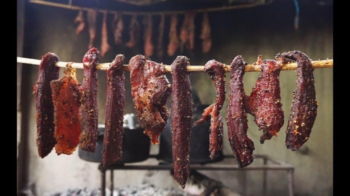 Thịt trâu gác bếp - thức quà trứ danh của vùng đất Tây Bắc