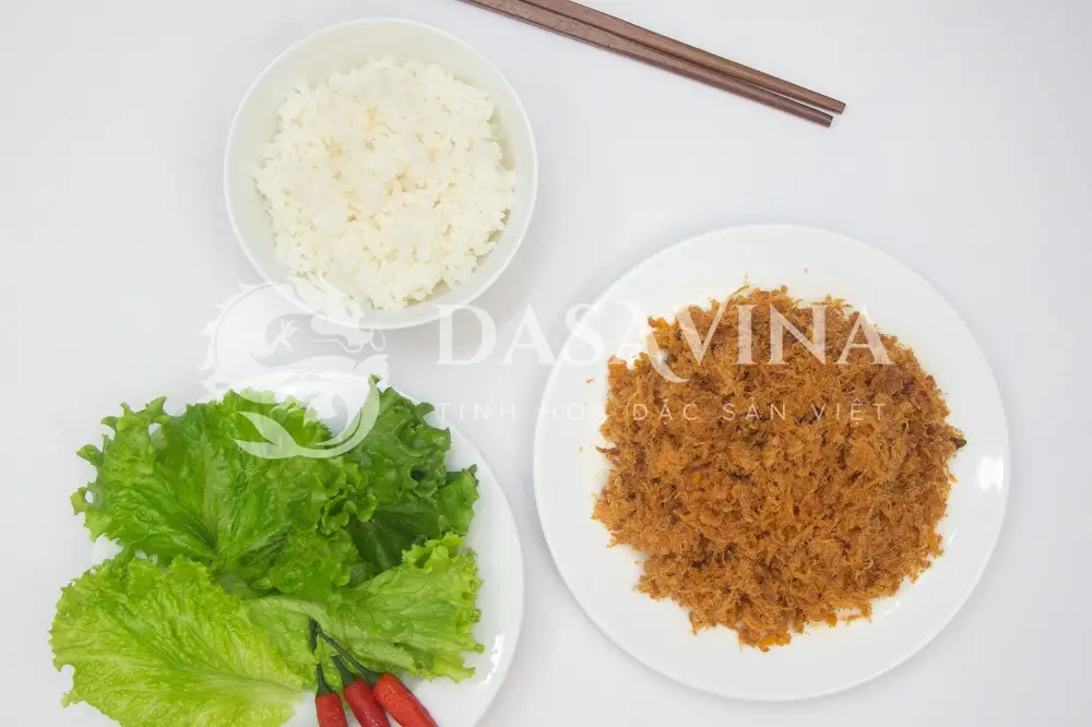 Ruốc tôm DASAVINA có màu sắc tự nhiên, tơi bông và phù hợp với nhiều lứa tuổi