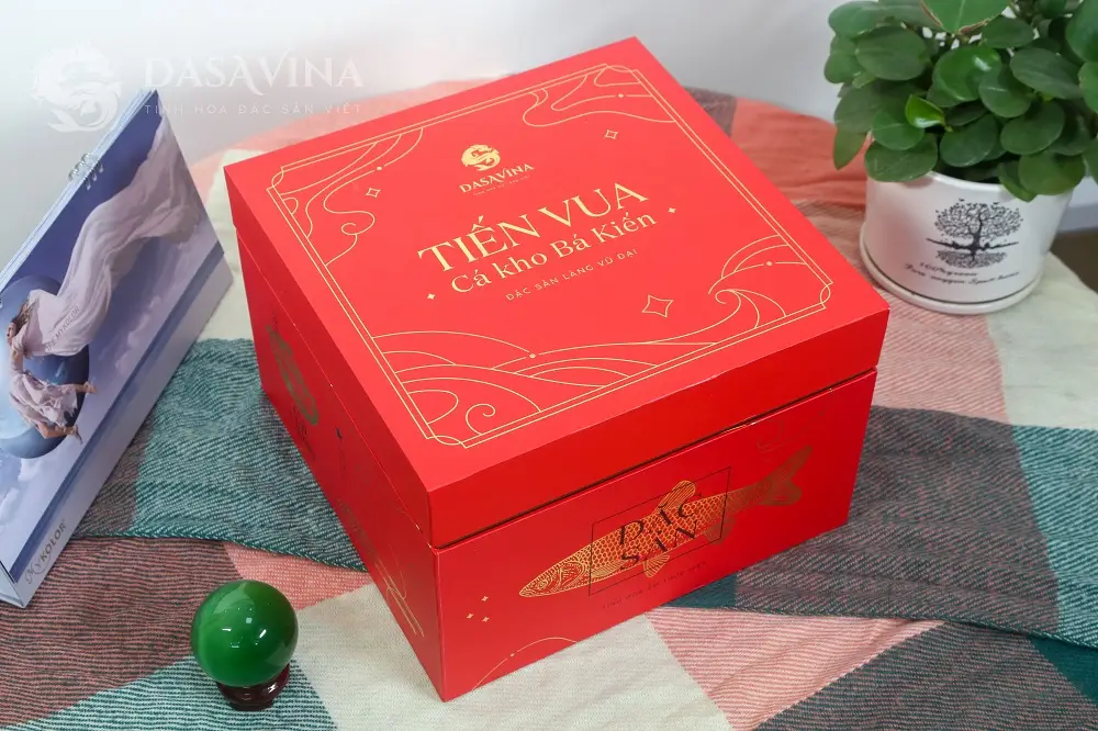 Cá kho Tiến Vua được đóng hộp chỉn chu, phù hợp làm quà biếu