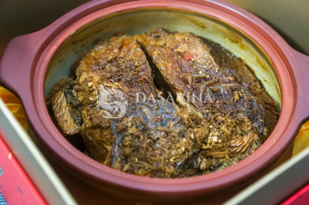 Cá kho Tiến Vua là sản phẩm cao cấp của cá kho làng Vũ Đại