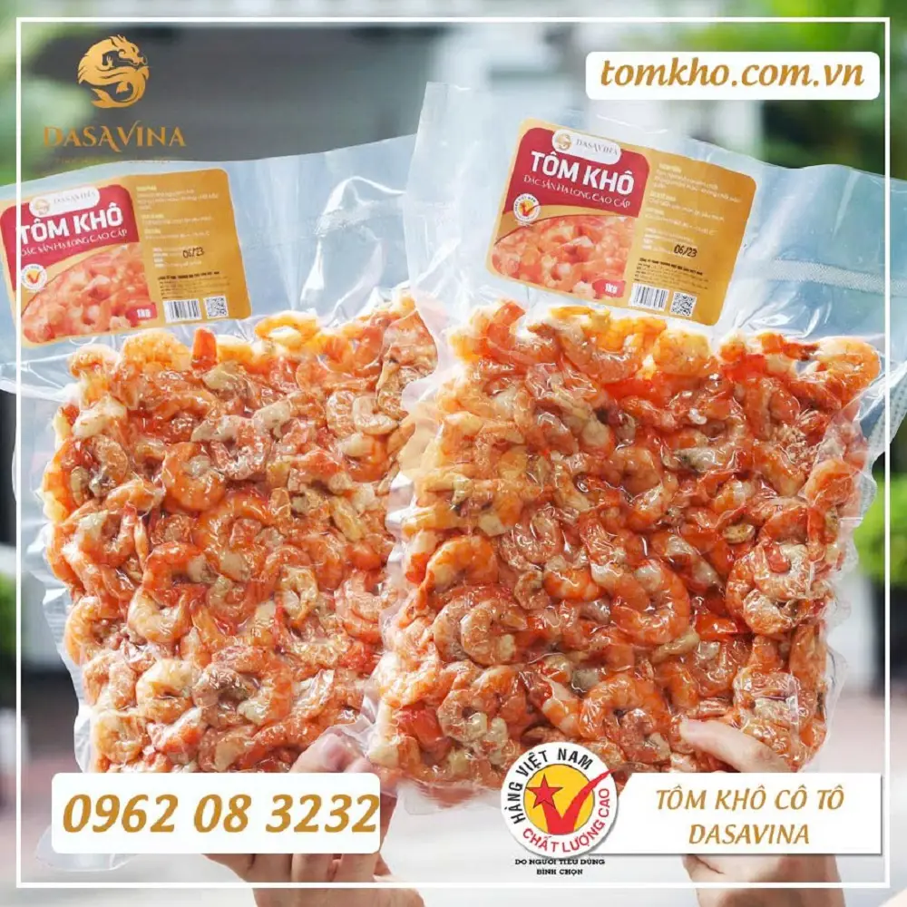 Tôm khô DASAVINA được hút chân không và dán tem thông tin rõ ràng