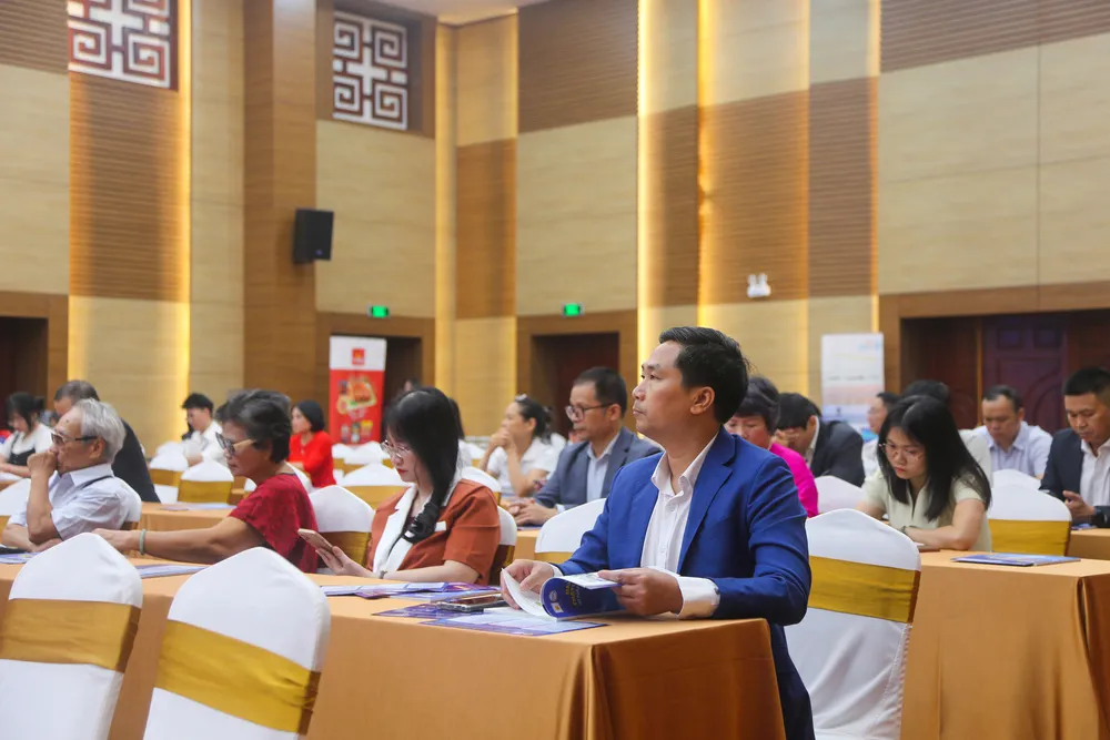 CEO Nguyễn Bá Toàn - Dự hội thảo lắng nghe những chia sẻ của chuyên gia