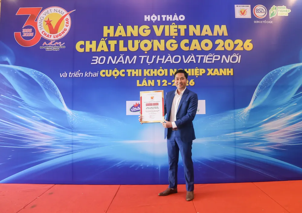 CEO Nguyễn Bá Toàn - Công ty DASAVINA nhận chứng nhận HVNCLC năm 2026