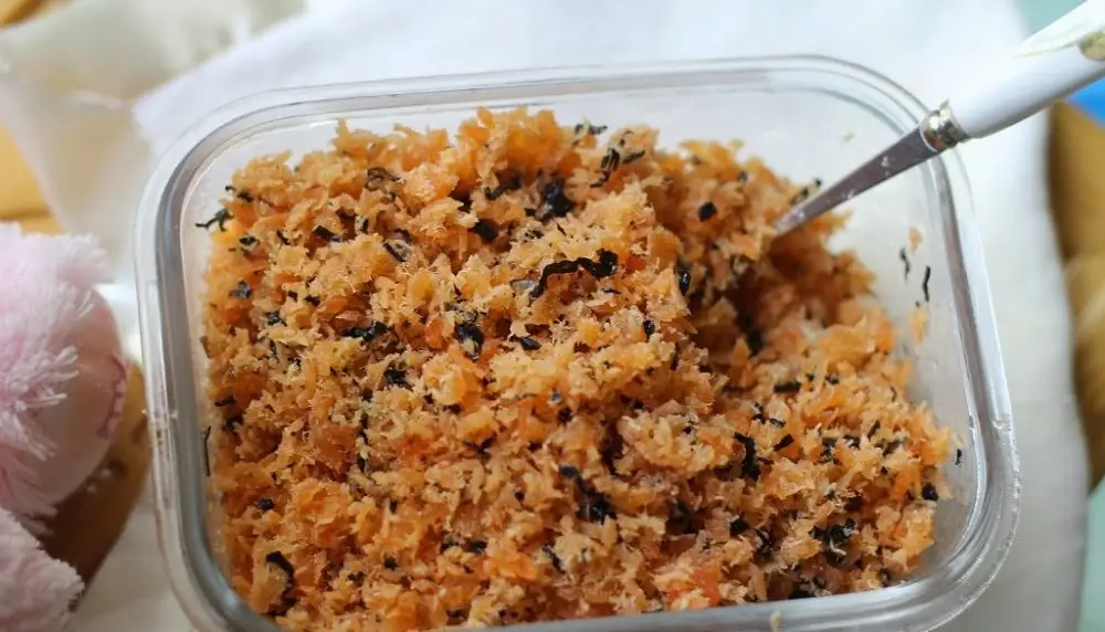 Ruốc tôm rong biển là sự kết hợp giữa tôm đã sơ chế và rong biển giàu dinh dưỡng