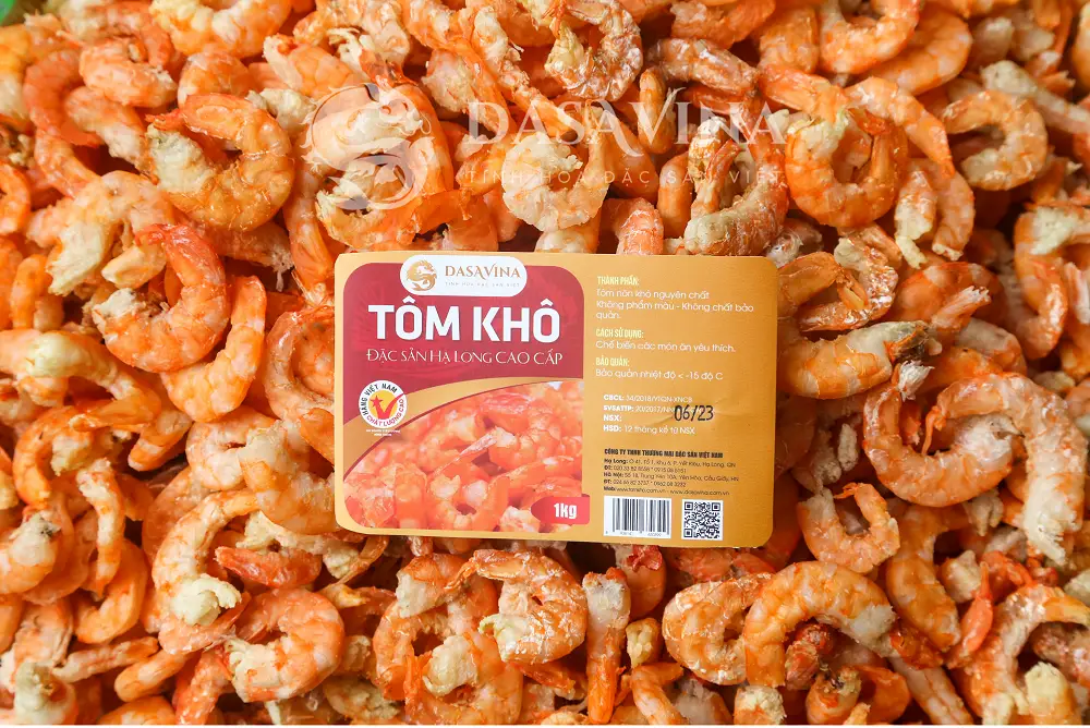 Tôm khô DASAVINA có tem mác và thông tin liên hệ rõ ràng