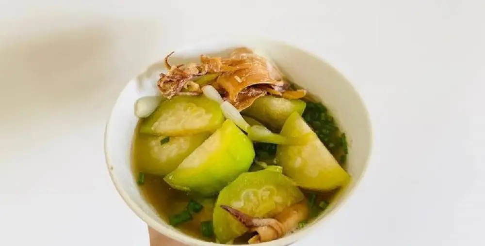 Canh khô mực bí đao vô cùng thanh mát và dễ ăn