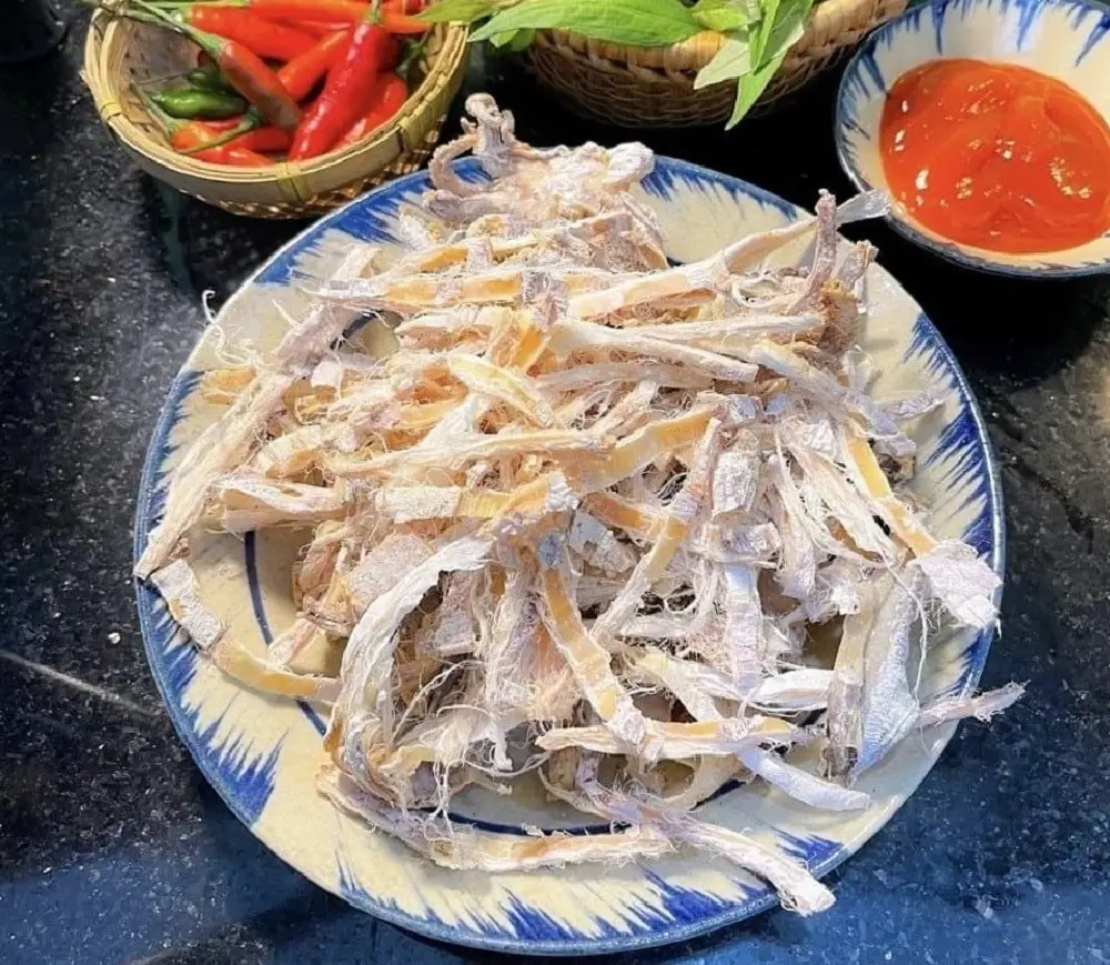 Mực Khô Câu vừa hợp nướng ăn chơi, vừa có thể chế biến thành nhiều món ngon trong bữa cơm gia đình