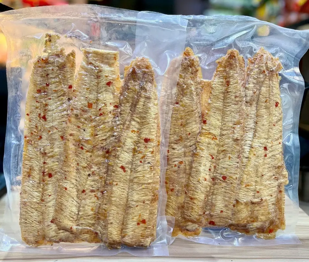 Khô mực tẩm gia vị nên được đóng gói hút chân không cẩn thận