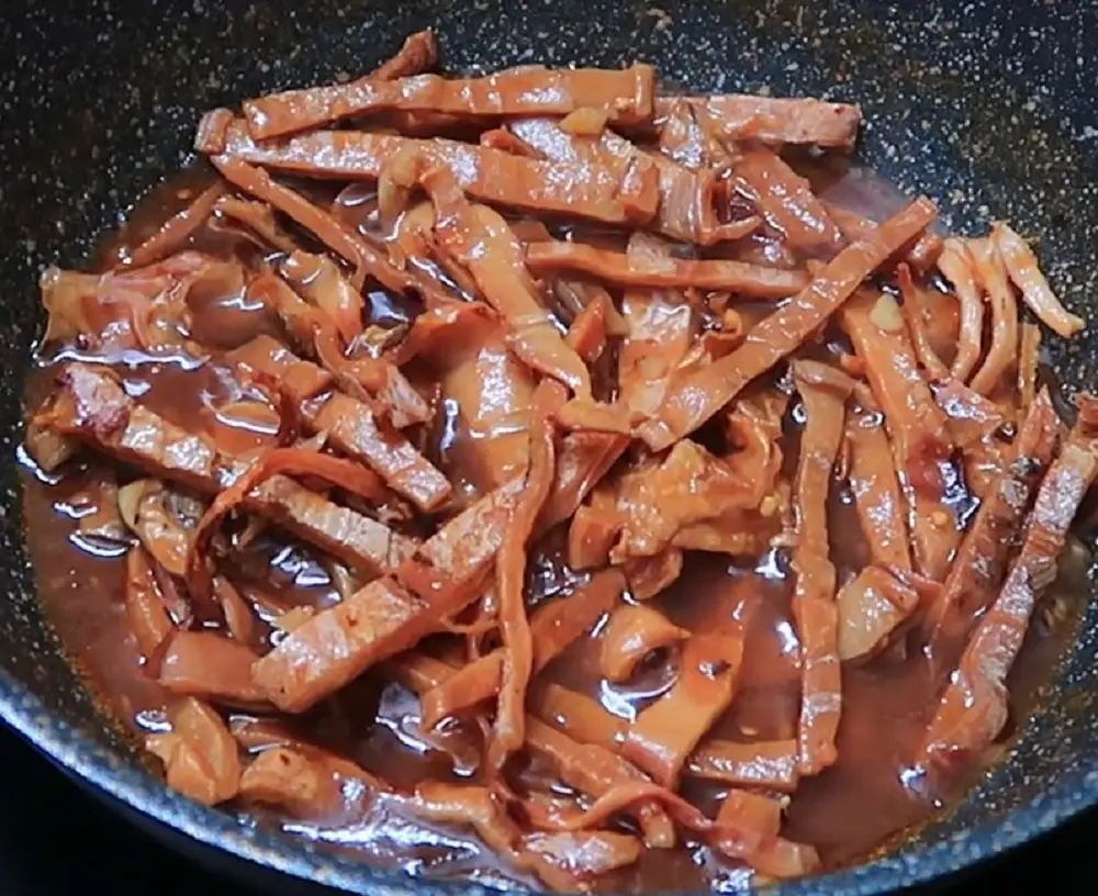 Rim cho đến khi sốt bám đều vào mực khô