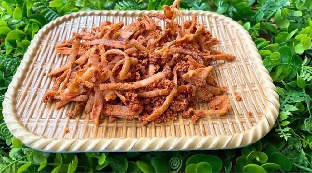 Khô Mực Rang Muối thơm giòn và biến tấu muối ớt cực bắt vị
